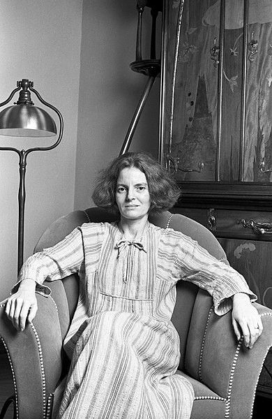 390px-Denise_Scott_Brown_1978_©_Lynn_Gilbert.jpg