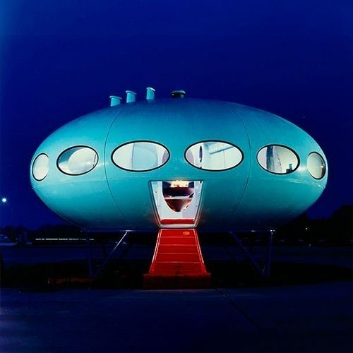 Conheça a Futuro House, a casa futurista dos anos 1960.